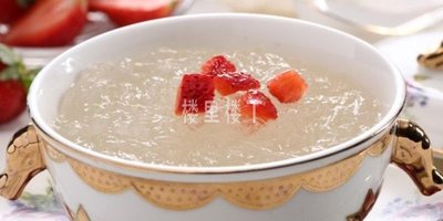 宝妈妈们都喜欢酸酸甜甜的老冰糖草莓燕窝羹