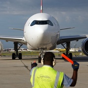 人在马来西亚做个飞机场地勤人员有必要吗？